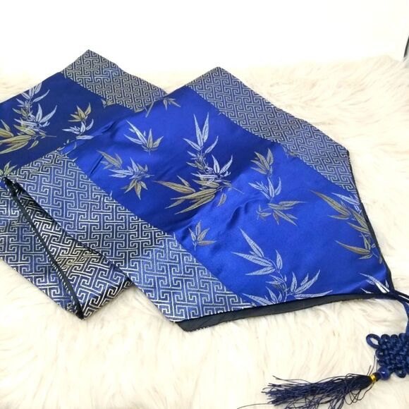 NWOT Satin Oriental Table Runner. - Picture 1 of 10